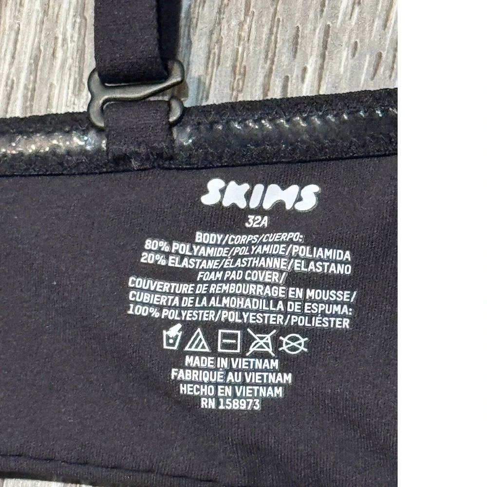 SKIMS Fits Everybody Strapless Bra Onyx Black‎ Style BA BAN 3151 Size 32A
